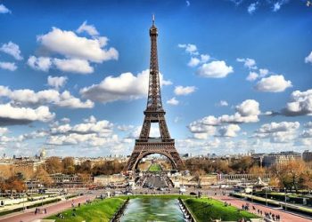 24 Hours in Paris