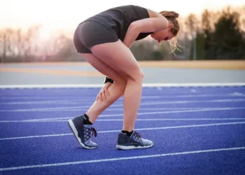 Stop the Ache: How Women Can Eliminate Heavy Leg Syndrome and Varicose Veins